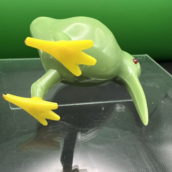 Fun Vintage KIWI BIRD green Plastic egg cup Hong Kong - Picture 3 of 4